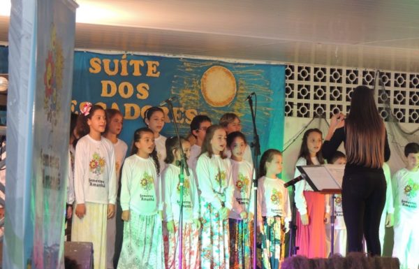 Apresentacoes culturais encantam na primeira noite do evento Mais que Morador 19