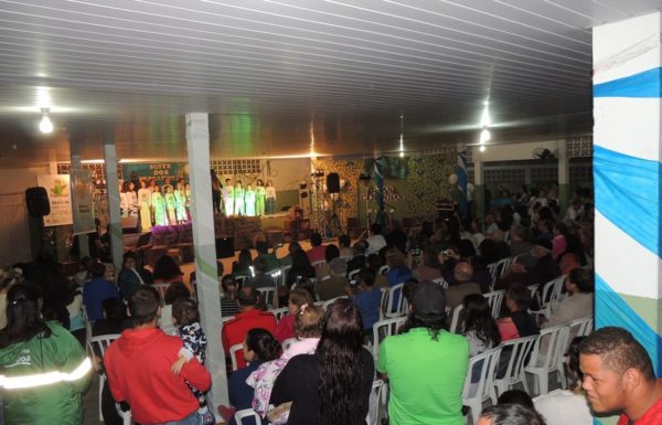 Apresentacoes culturais encantam na primeira noite do evento Mais que Morador 20