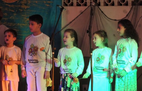 Apresentacoes culturais encantam na primeira noite do evento Mais que Morador 30