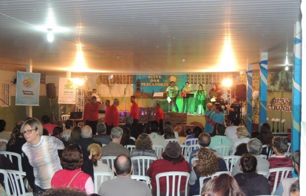 Apresentacoes culturais encantam na primeira noite do evento Mais que Morador 36