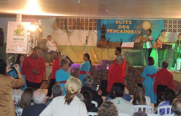 Apresentacoes culturais encantam na primeira noite do evento Mais que Morador 38