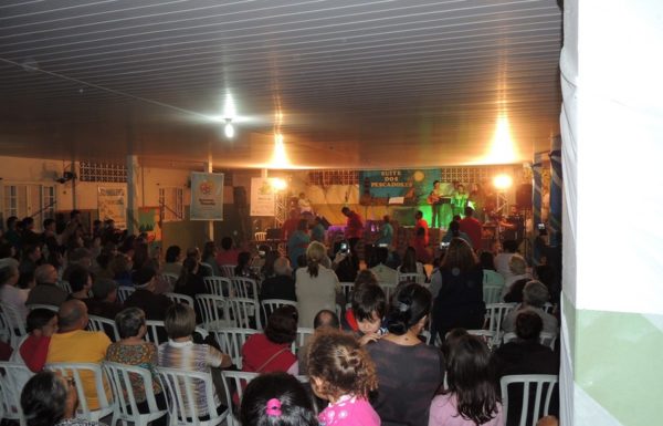 Apresentacoes culturais encantam na primeira noite do evento Mais que Morador 40