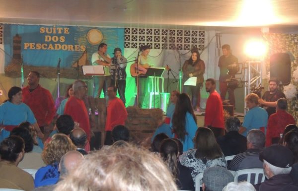 Apresentacoes culturais encantam na primeira noite do evento Mais que Morador 45