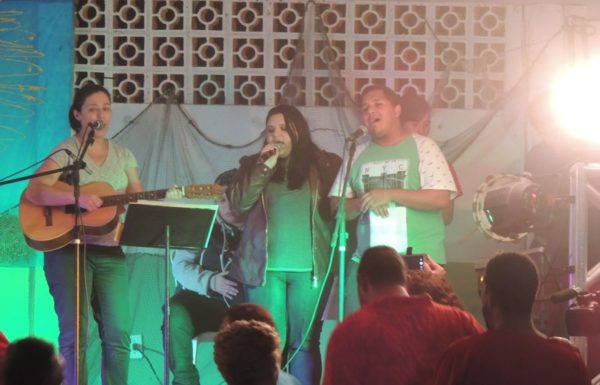 Apresentacoes culturais encantam na primeira noite do evento Mais que Morador 57