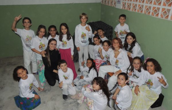 Apresentacoes culturais encantam na primeira noite do evento Mais que Morador 62