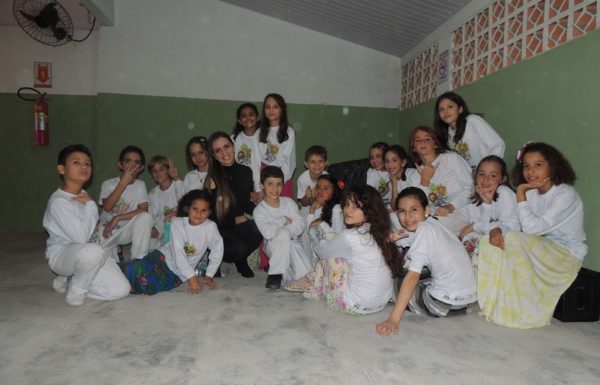 Apresentacoes culturais encantam na primeira noite do evento Mais que Morador 63