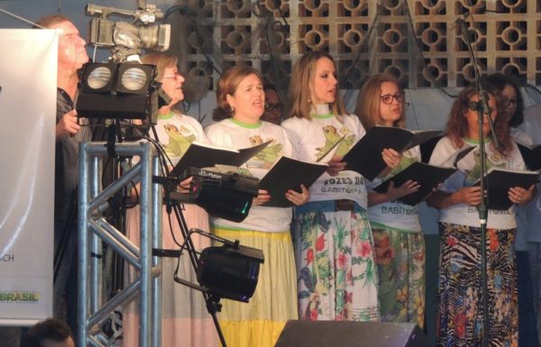 Apresentacoes culturais encantam na primeira noite do evento Mais que Morador 67