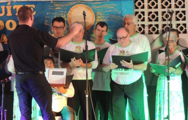 Apresentacoes culturais encantam na primeira noite do evento Mais que Morador 70