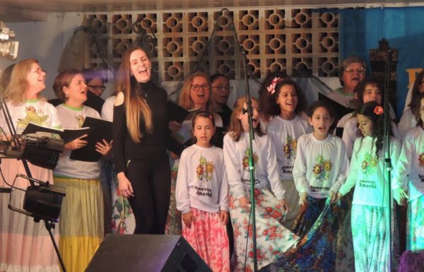 Apresentacoes culturais encantam na primeira noite do evento Mais que Morador 94