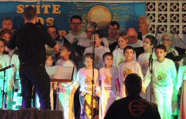 Apresentacoes culturais encantam na primeira noite do evento Mais que Morador 96