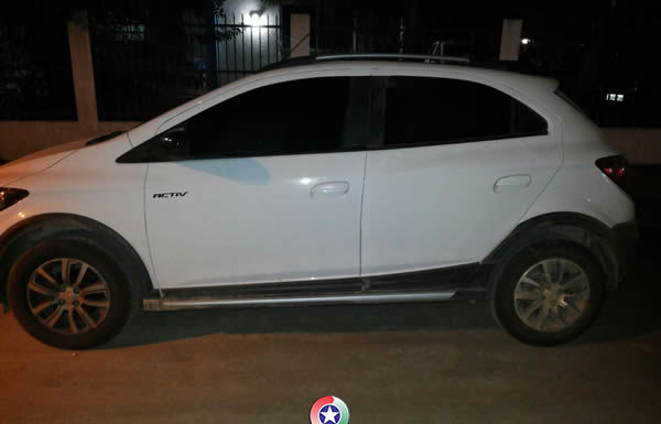 Roubo de automoveis e porte ilegal de arma estao entre os destaques policiais do final de semana 01