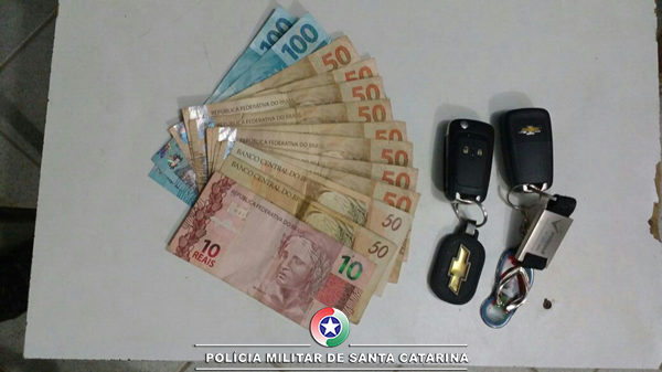 Roubo de automoveis e porte ilegal de arma estao entre os destaques policiais do final de semana 04