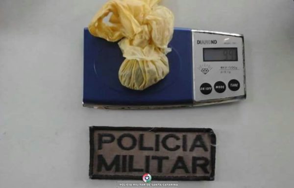 Roubo de automoveis e porte ilegal de arma estao entre os destaques policiais do final de semana 16