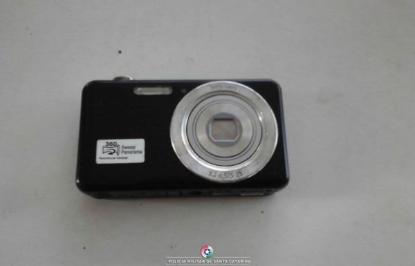 loja de bijuterias e arrombada e pm localiza boa parte do que foi furtado em ponto de drogas 3