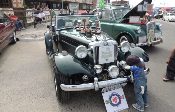 2o Encontro de Antigos de Itapoa contabiliza mais de 300 veiculos expostos 06