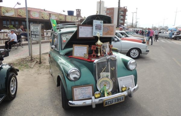 2o Encontro de Antigos de Itapoa contabiliza mais de 300 veiculos expostos 07