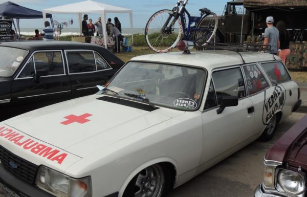 2o Encontro de Antigos de Itapoa contabiliza mais de 300 veiculos expostos 24