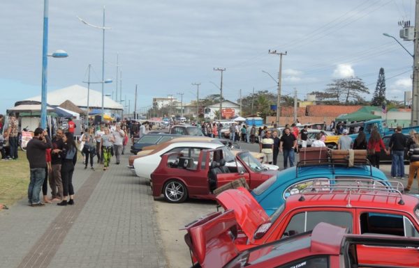 2o Encontro de Antigos de Itapoa contabiliza mais de 300 veiculos expostos 35