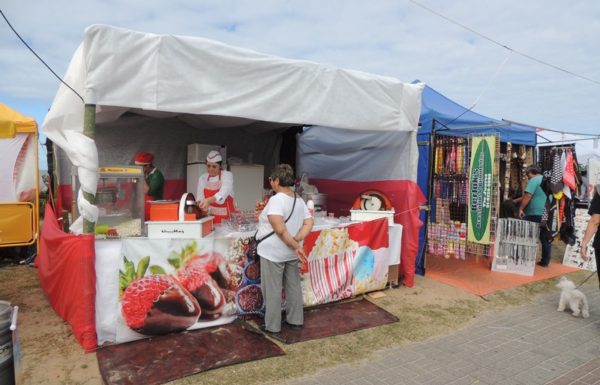 2o Encontro de Antigos de Itapoa contabiliza mais de 300 veiculos expostos 43