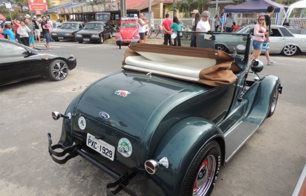 2o Encontro de Antigos de Itapoa contabiliza mais de 300 veiculos expostos 45