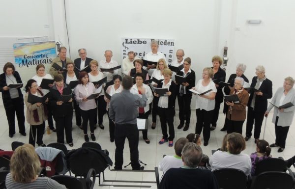 Coral da Sociedade Lirica de Joinville visita Itapoa 01