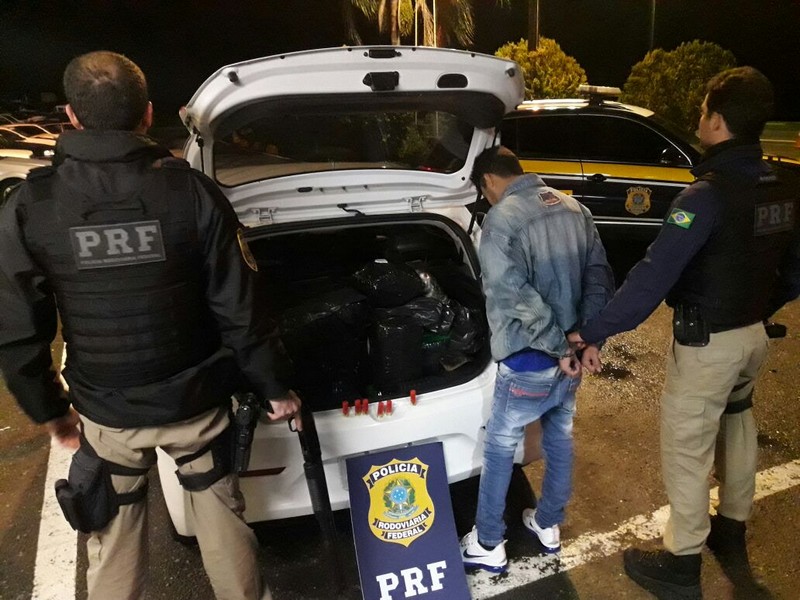 Mais de 400 quilos de maconha a caminho de Itapoa e apreendida no Parana 2