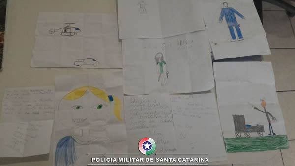 alunos do Ensino Fundamental visitam quartel da pm de Itapoa 13