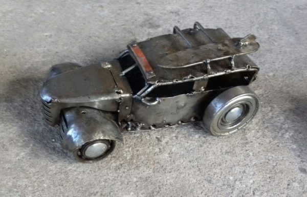 artistas impressionam usando sucatas metalicas para a producao de pecas 07