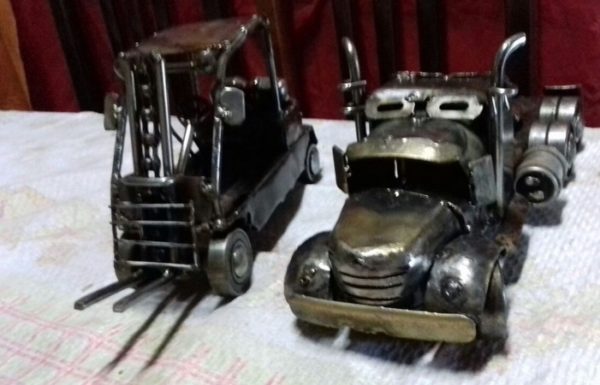 artistas impressionam usando sucatas metalicas para a producao de pecas 09