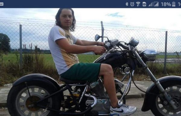 artistas impressionam usando sucatas metalicas para a producao de pecas 13