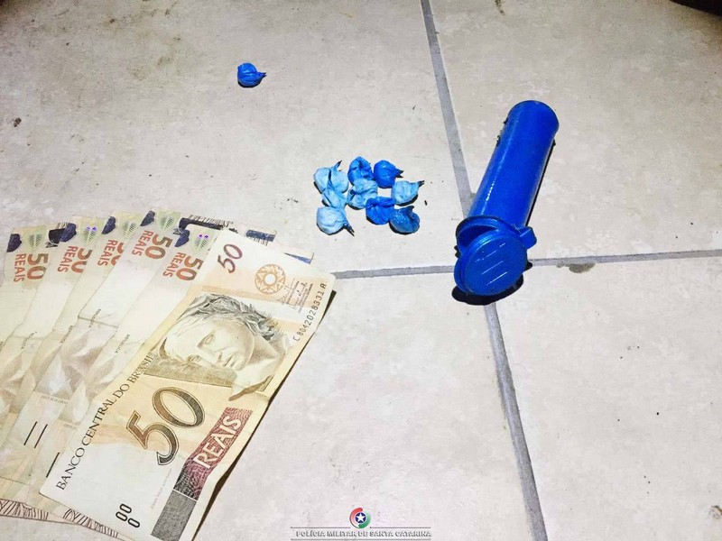 Policia Militar apreende maconha e cocaina em Garuva 1