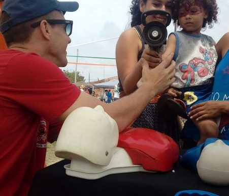 Bombeiros realizam prevenção e demonstração em evento Brincando e Sonhando 03