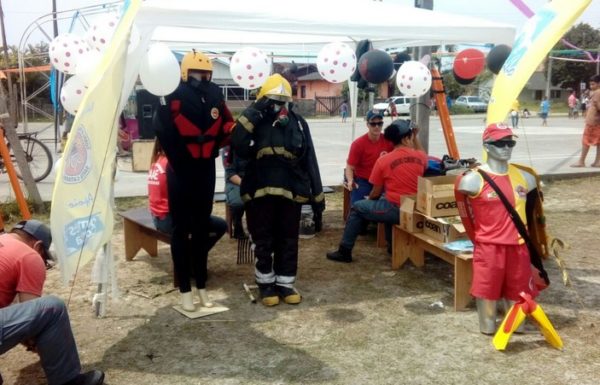 Bombeiros realizam prevenção e demonstração em evento Brincando e Sonhando 06