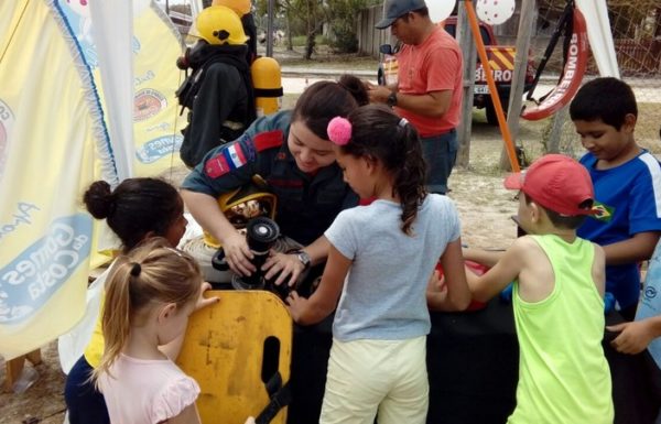 Bombeiros realizam prevenção e demonstração em evento Brincando e Sonhando 09