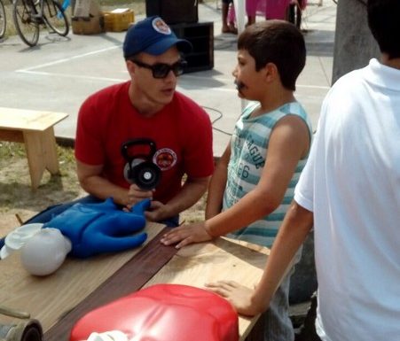 Bombeiros realizam prevenção e demonstração em evento Brincando e Sonhando 10