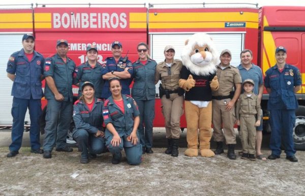 Bombeiros realizam prevenção e demonstração em evento Brincando e Sonhando 13