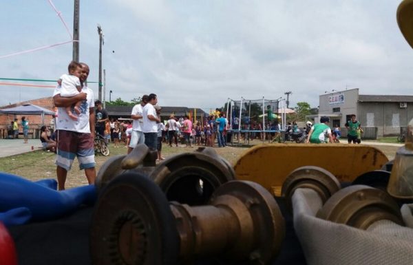 Bombeiros realizam prevenção e demonstração em evento Brincando e Sonhando 16