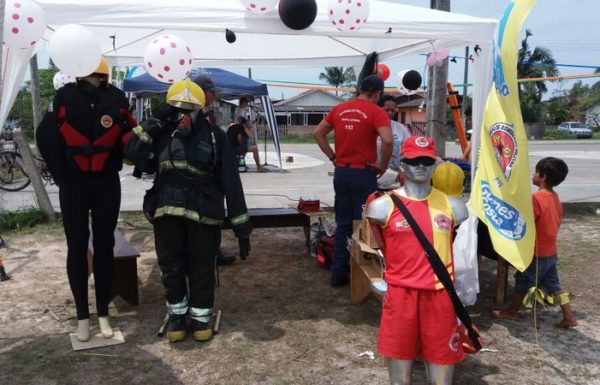 Bombeiros realizam prevenção e demonstração em evento Brincando e Sonhando 18