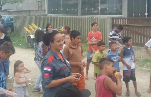 Bombeiros realizam prevenção e demonstração em evento Brincando e Sonhando 20