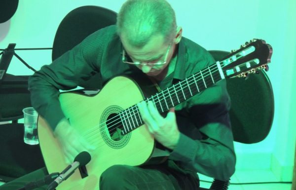 Concerto Sua Majestade, o Violao na Casa da Cultura de Itapoa foi um sucesso 08