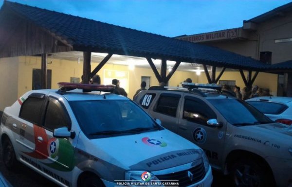 homem morre ao trocar tiros com a pm durante grande operacao policial em Itapoa 2