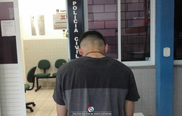 homem morre ao trocar tiros com a pm durante grande operacao policial em Itapoa 3