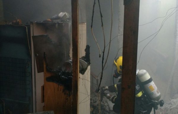 Bombeiros atendem ocorrencia de incendio no Sao Jose em Itapoa 4