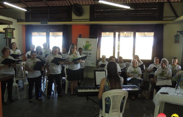 Vozes da Babitonga, o coral de Itapoa, intensifica os ensaios no feriado 11