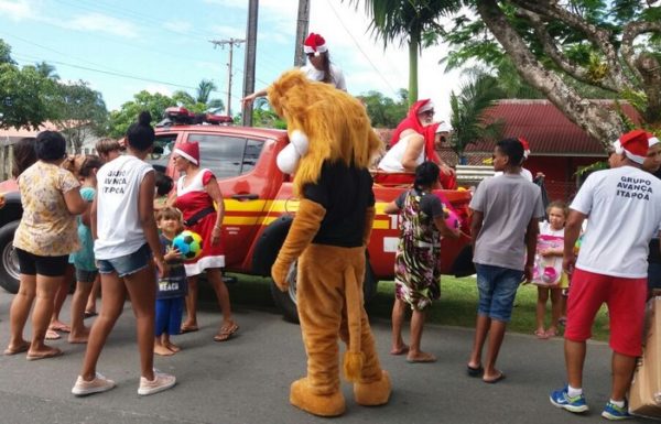 Natal da Magia distribui cerca de 3 mil brinquedos as criancas de cinco bairros de Itapoa 08