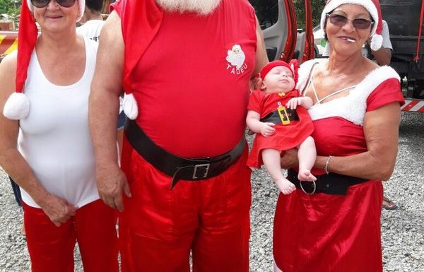 Natal da Magia distribui cerca de 3 mil brinquedos as criancas de cinco bairros de Itapoa 24