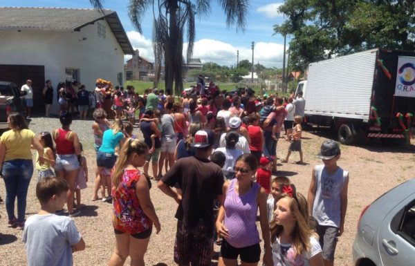 Natal da Magia distribui cerca de 3 mil brinquedos as criancas de cinco bairros de Itapoa 46