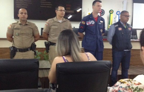 Policia Militar de Bombeiro de Itapoa recebe honraria por salvamento em Barra Velha 1