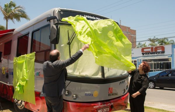 Rotary Club de Itapoa celebra seus 20 anos com doacao de onibus para o projeto doe vida 2
