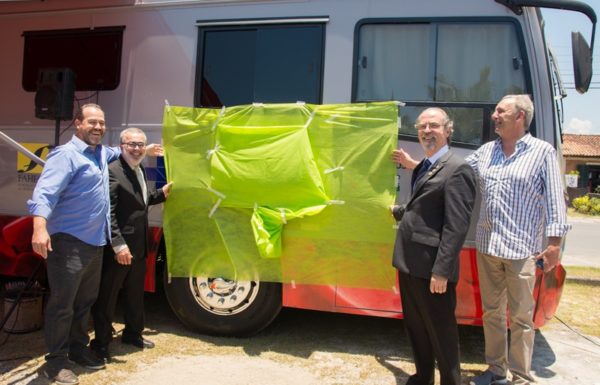 Rotary Club de Itapoa celebra seus 20 anos com doacao de onibus para o projeto doe vida 4